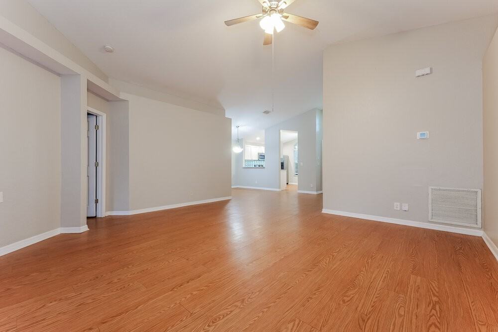 6285 Lauderdale St - Photo 4 of 16