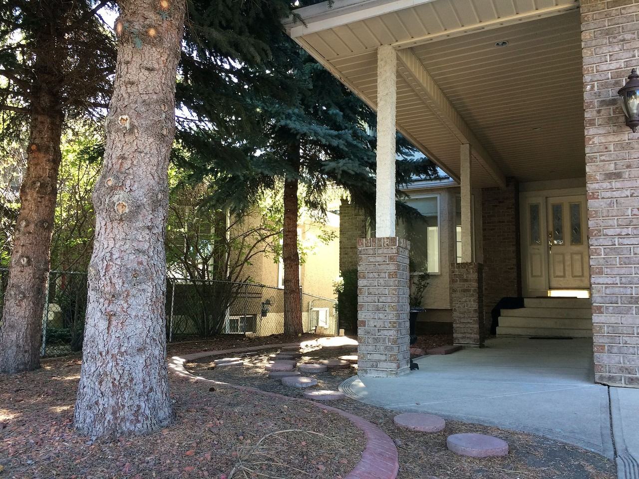 236 Shawnee Gdns Sw - Photo 2 of 40