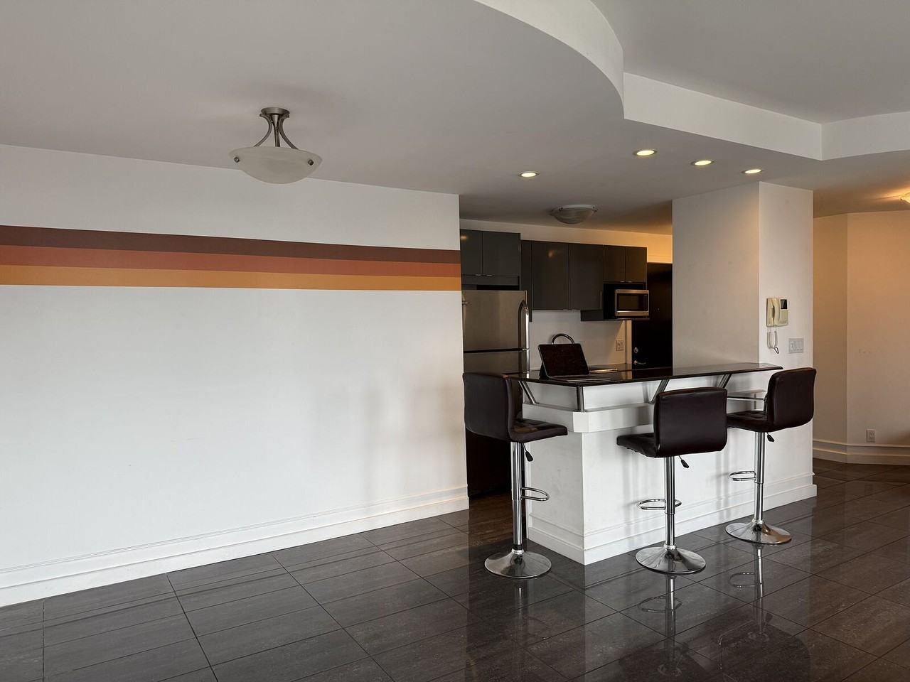 706 15 Ave Sw - Photo 4 of 21