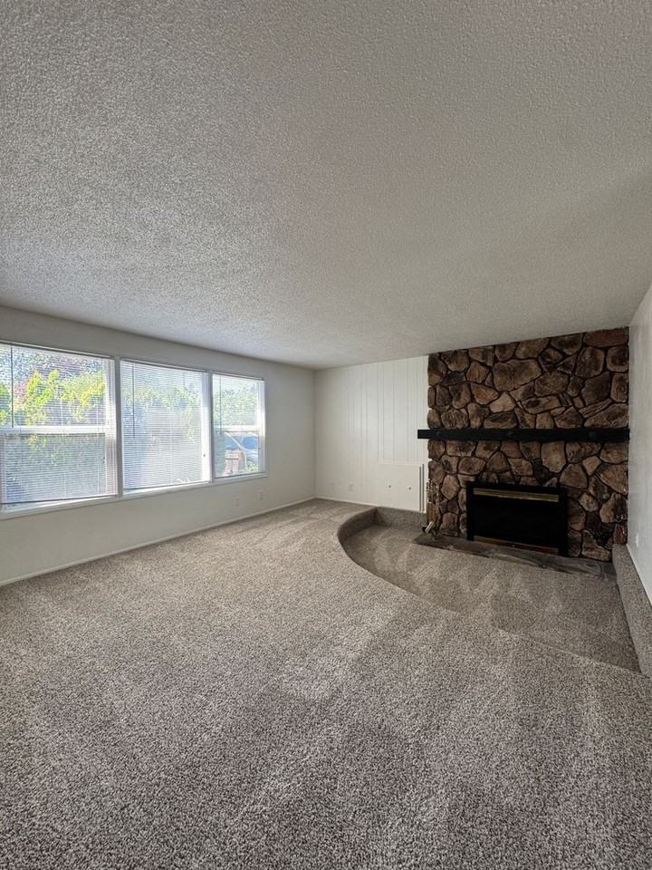 1825 Arthur St - Photo 2 of 28