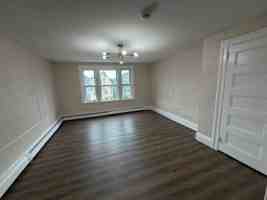 featured image of 224 N 9th St