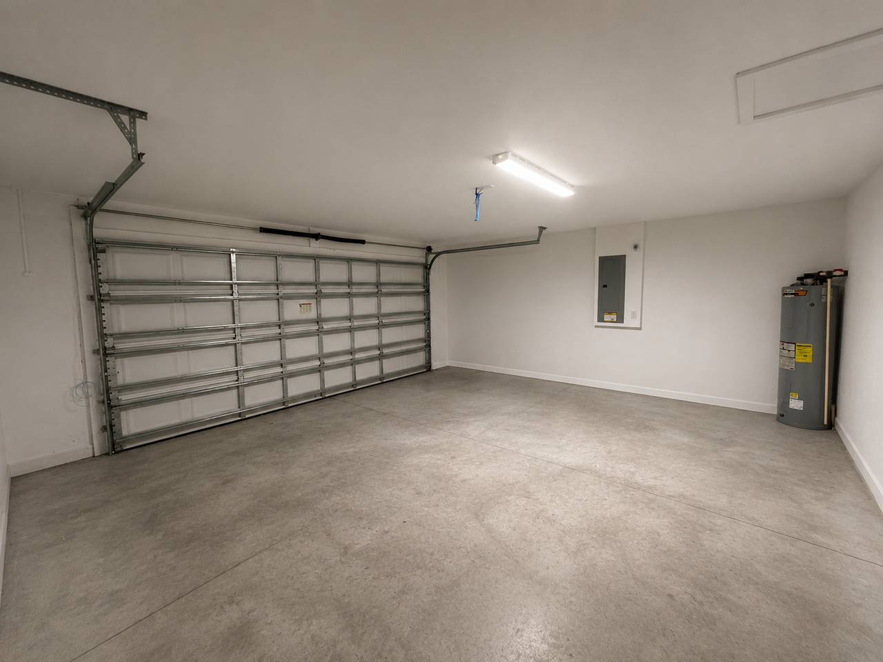 12053 Centralia Rd - Photo 5 of 18