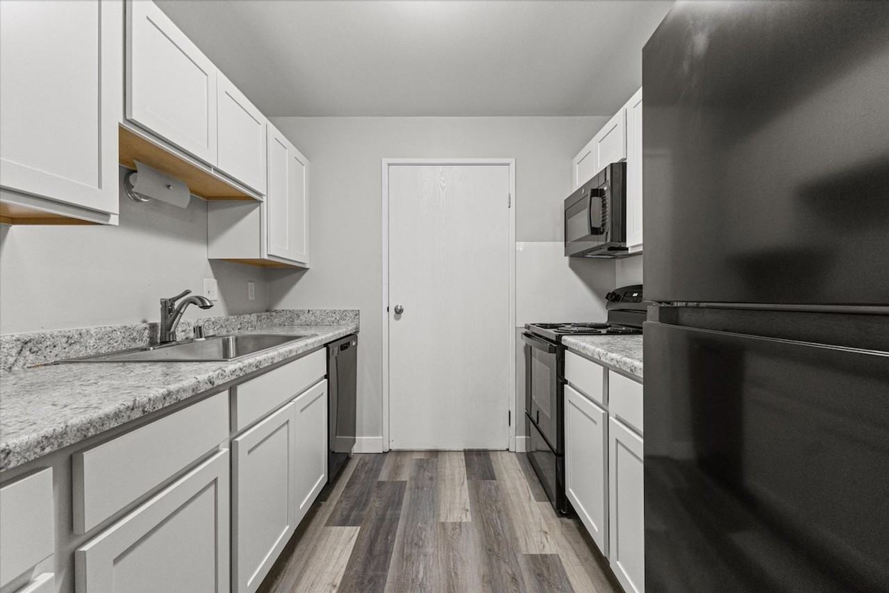 591 W Arndt St - Photo 2 of 18