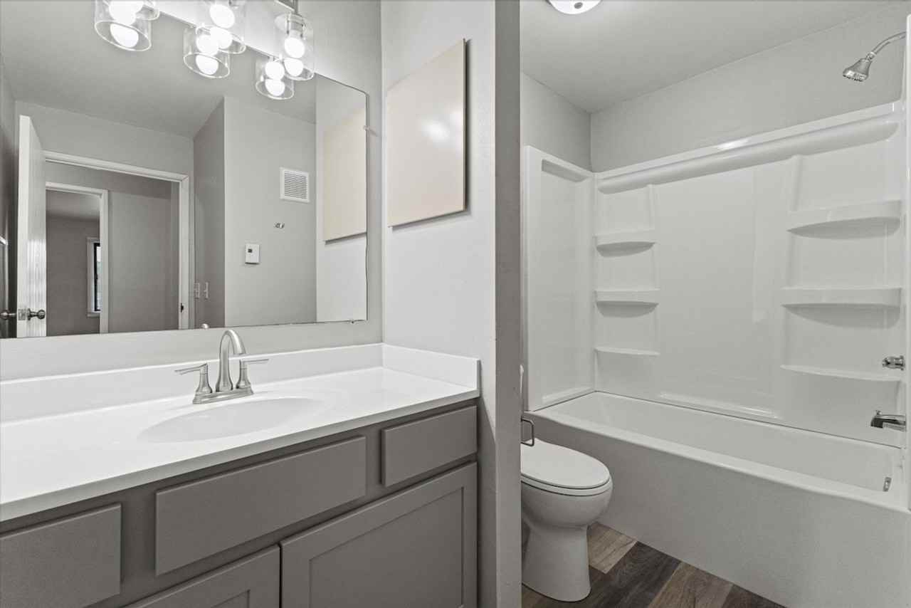 591 W Arndt St - Photo 4 of 18