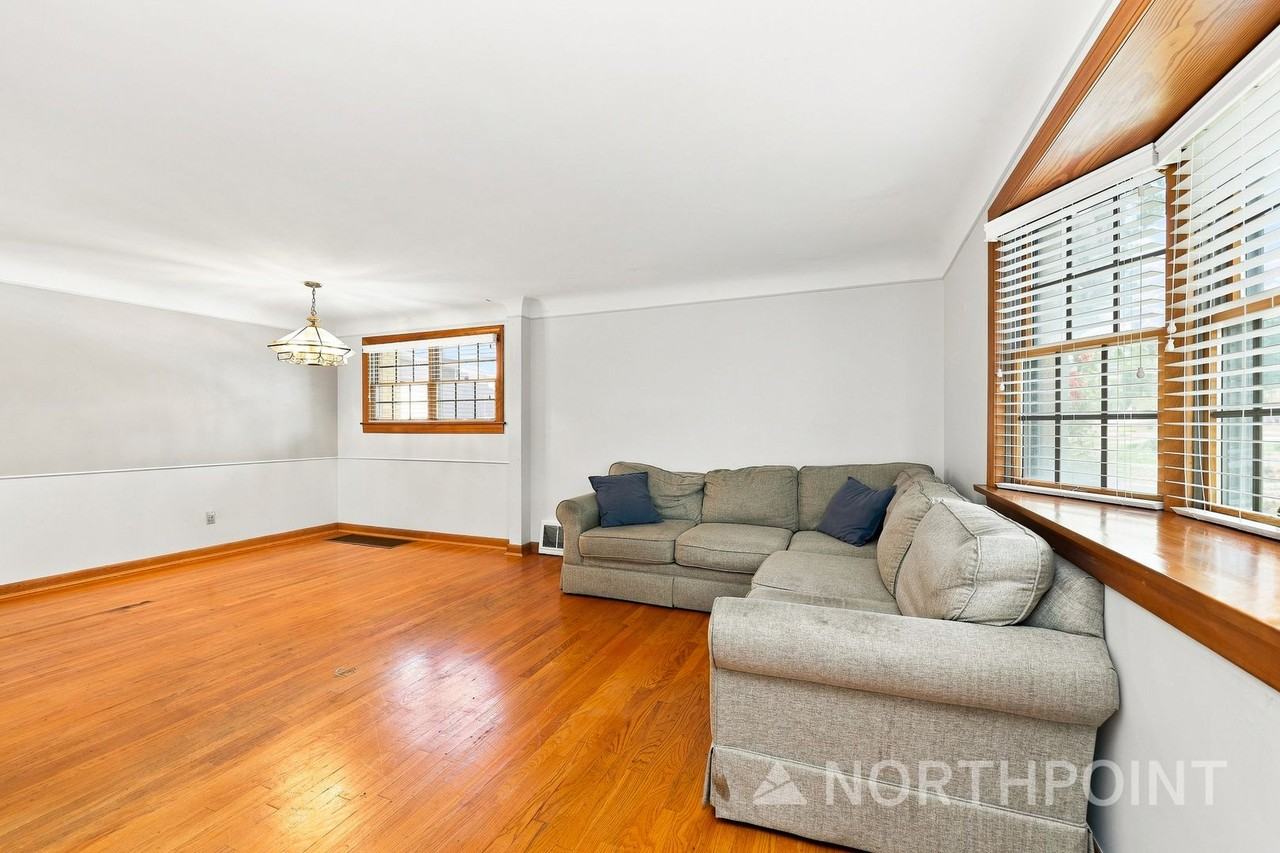 3881 Matson Ave - Photo 2 of 15