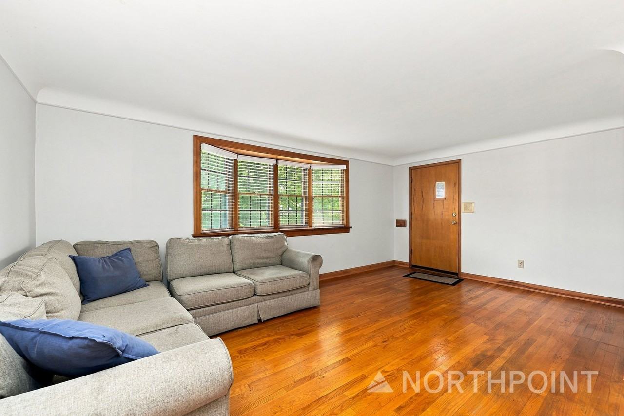 3881 Matson Ave - Photo 3 of 15