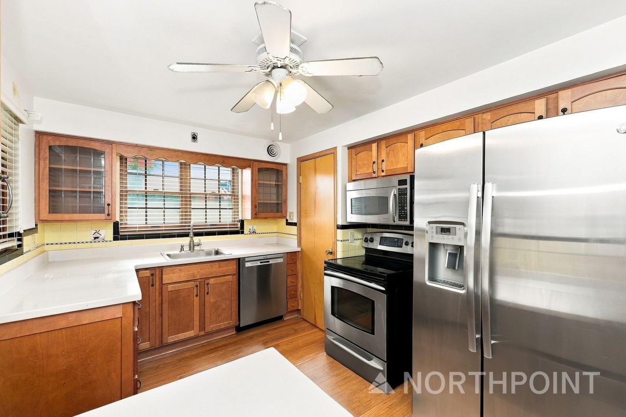 3881 Matson Ave - Photo 6 of 15