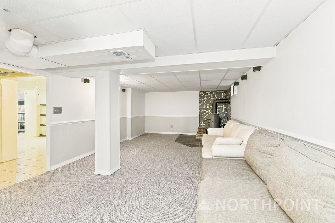 3881 Matson Ave - Photo 7 of 15