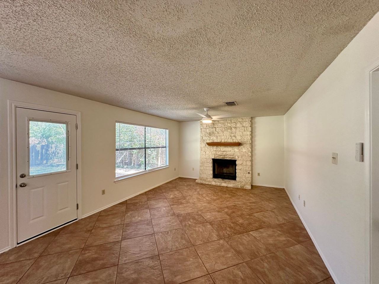2506 Tierra Blanco Trl - Photo 3 of 37