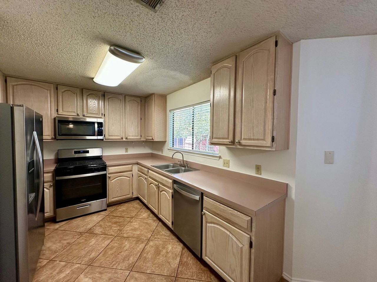 2506 Tierra Blanco Trl - Photo 4 of 37