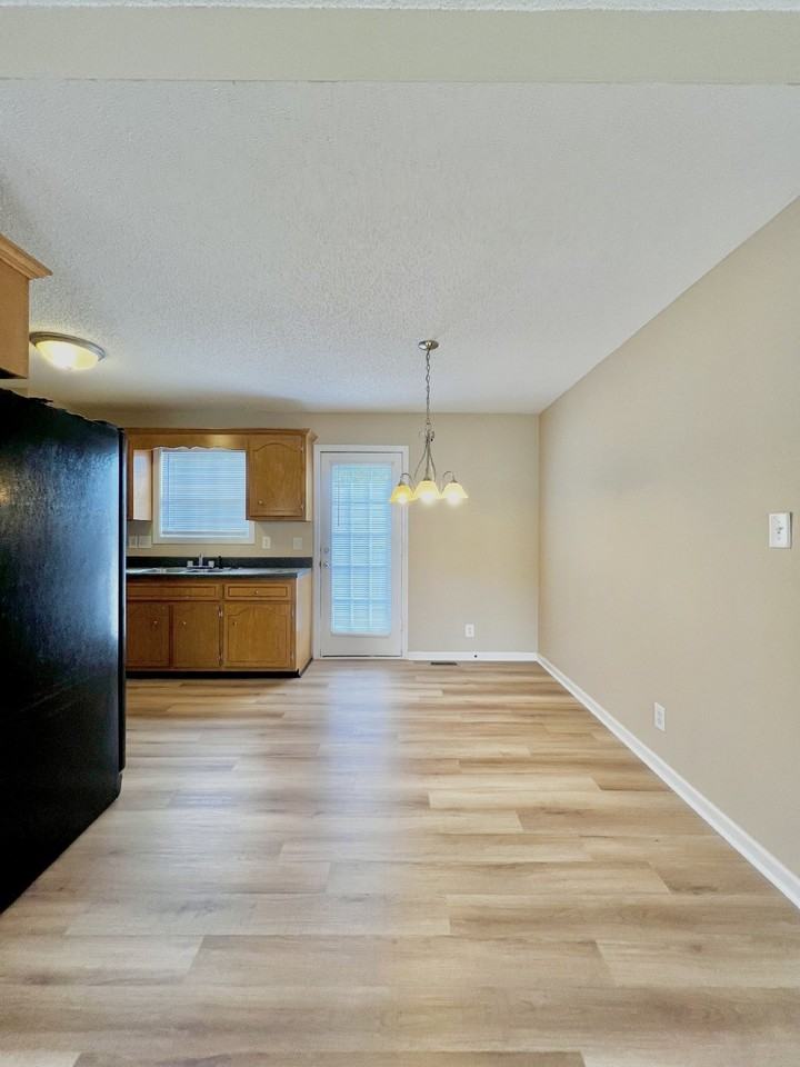 397 Paris Dr - Photo 6 of 18