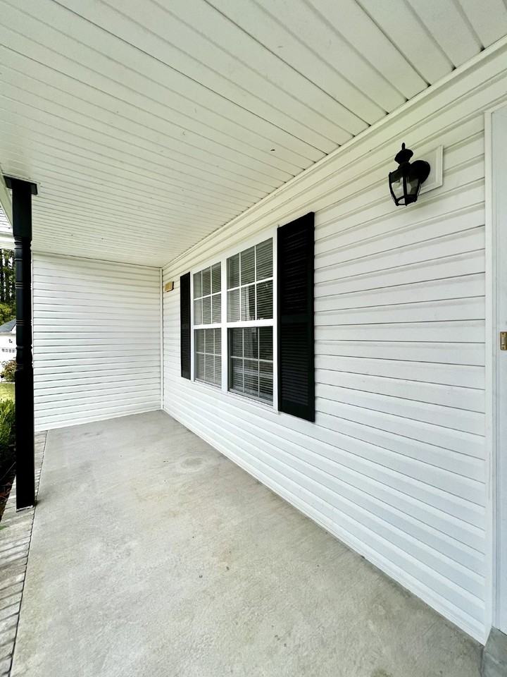 397 Paris Dr - Photo 2 of 18