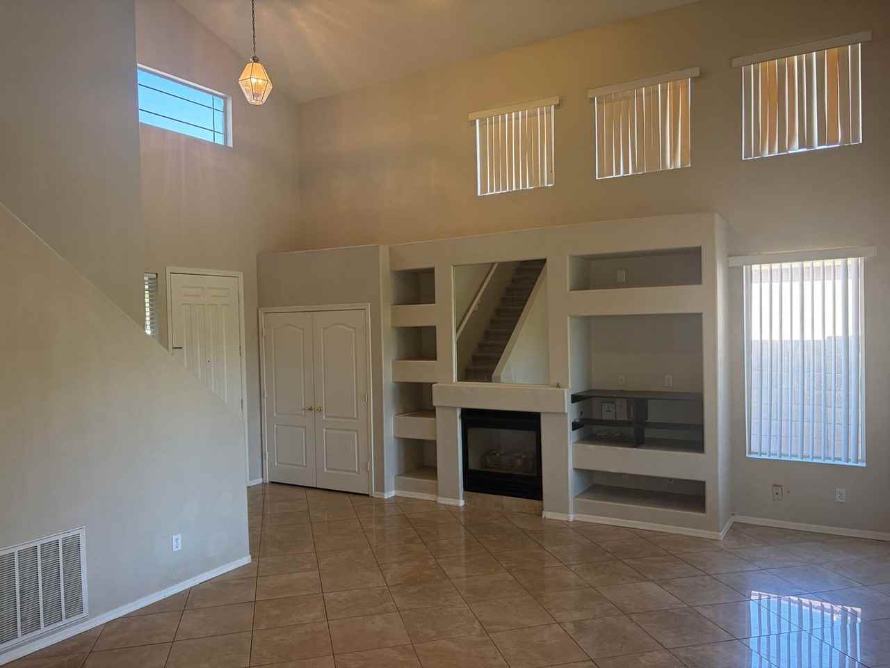 1463 W Bluejay Dr - Photo 3 of 14