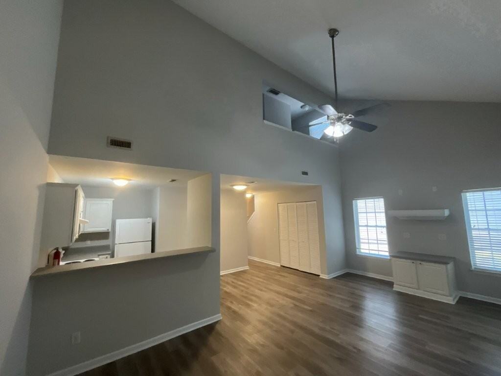 4213 Sequoia Ct - Photo 3 of 13