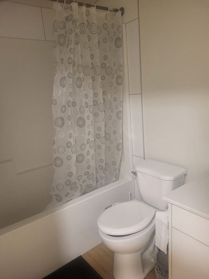 2180 52 St Sw - Photo 4 of 14