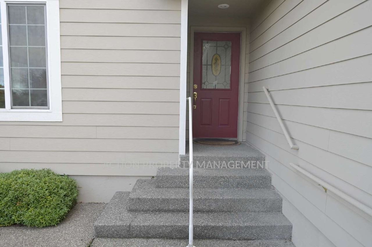 627 W Summer Breeze Ln - Photo 2 of 24