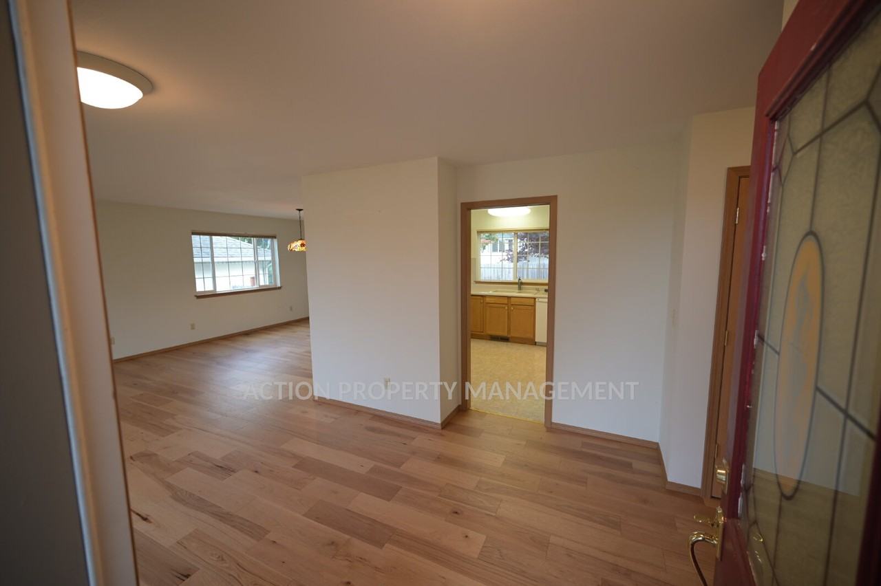 627 W Summer Breeze Ln - Photo 3 of 24