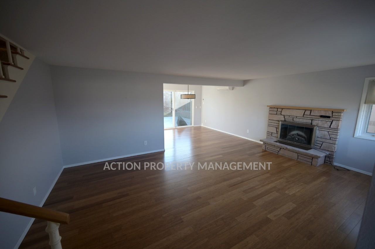 1730 E 5th St - Photo 5 of 33