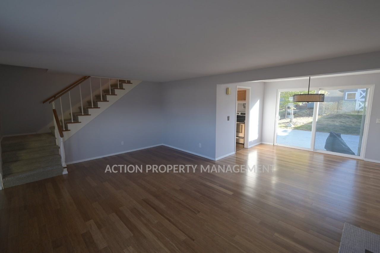 1730 E 5th St - Photo 7 of 33