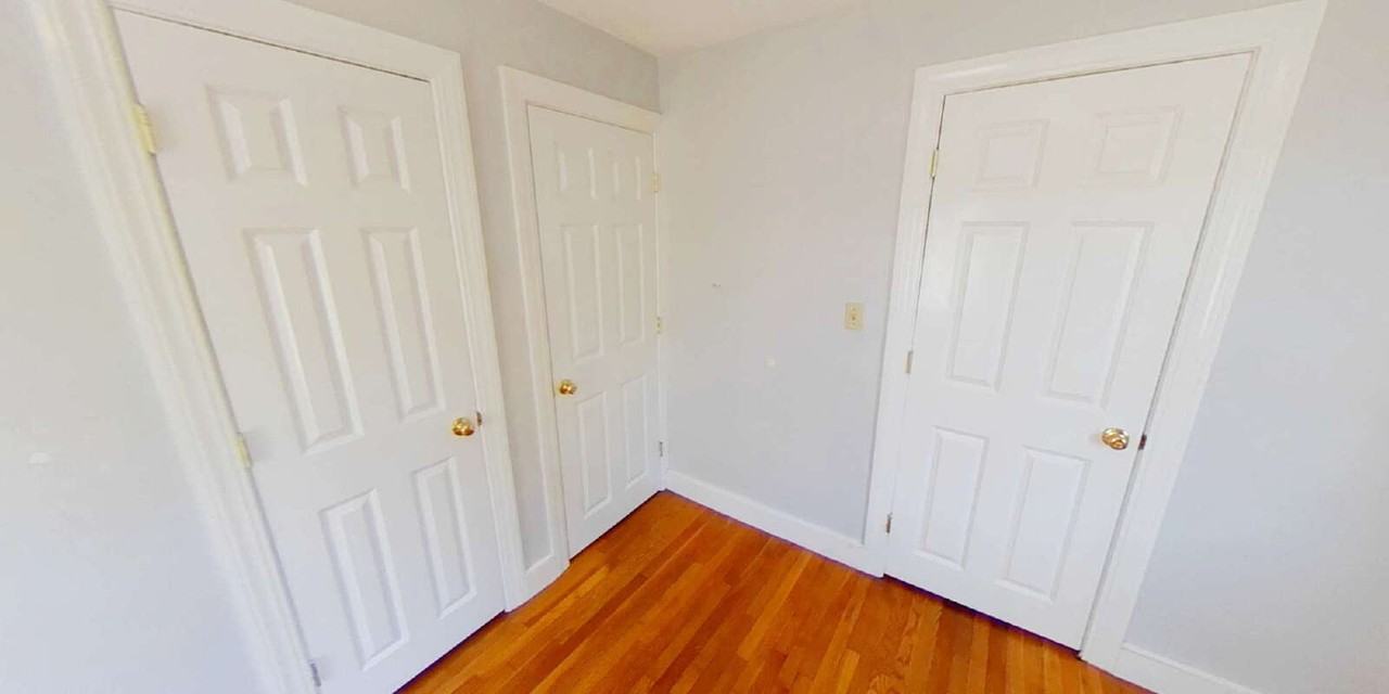 192 Holbrook Rd #4 - Photo 7 of 19