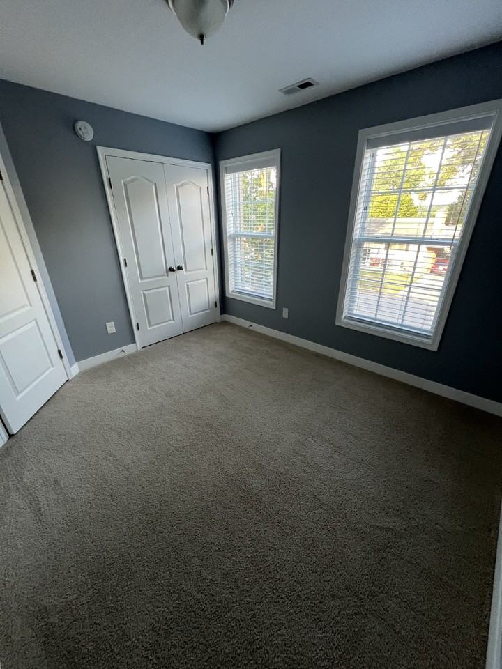 360 Baltimore Ave - Photo 3 of 7