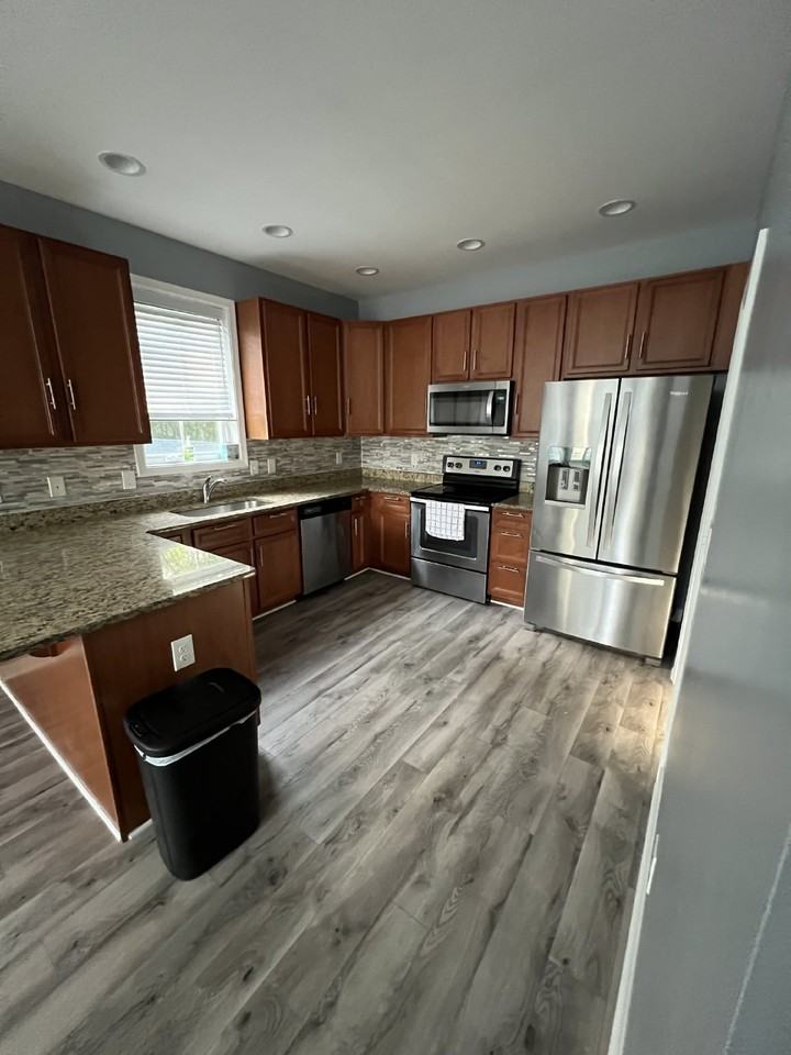360 Baltimore Ave - Photo 4 of 7