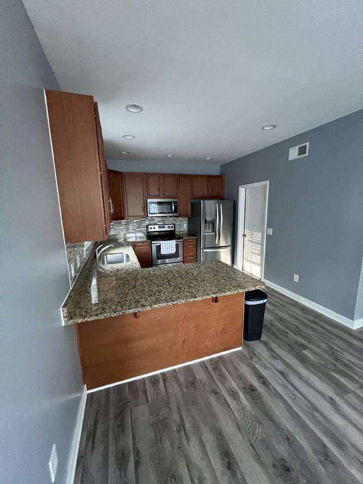 360 Baltimore Ave - Photo 5 of 7