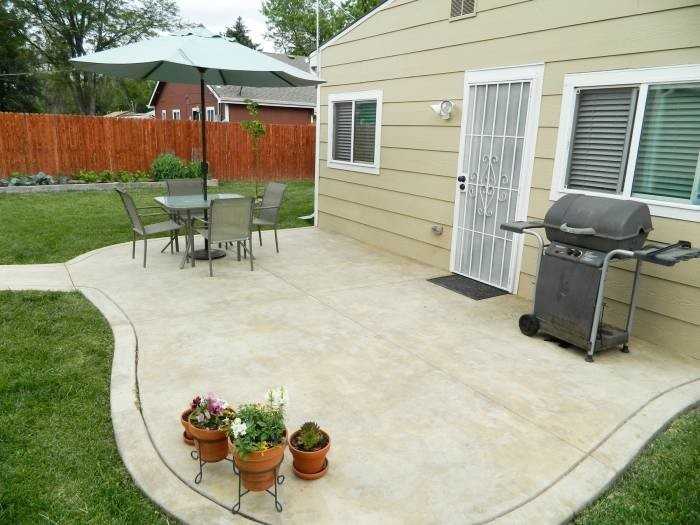2635 Olive St - Photo 3 of 8
