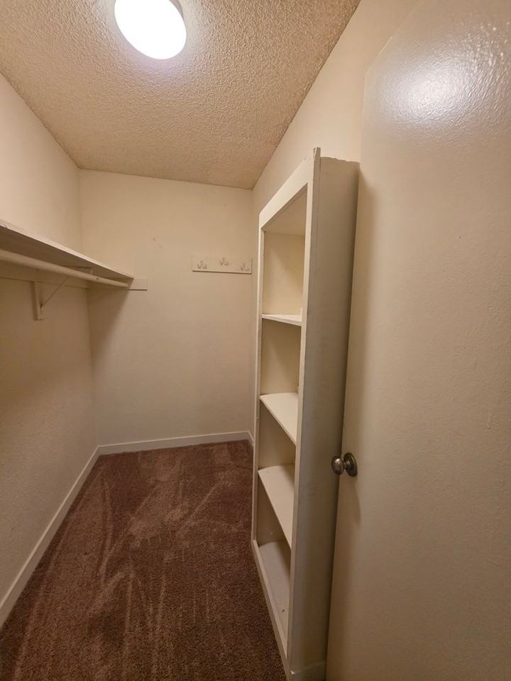 12850 Branford St. - Photo 4 of 26