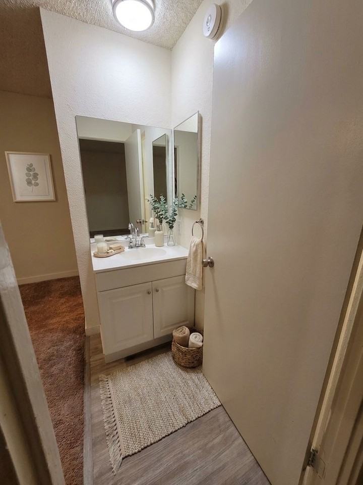 12850 Branford St. - Photo 5 of 26