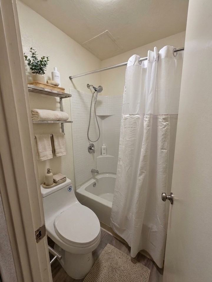 12850 Branford St. - Photo 7 of 26