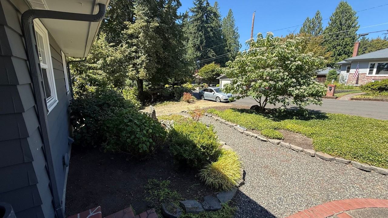 3010 Sw Underwood Dr - Photo 4 of 46