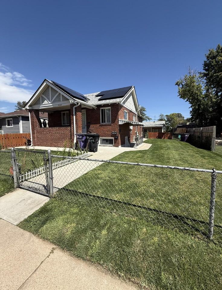 4662 Williams St #D - Photo 3 of 17