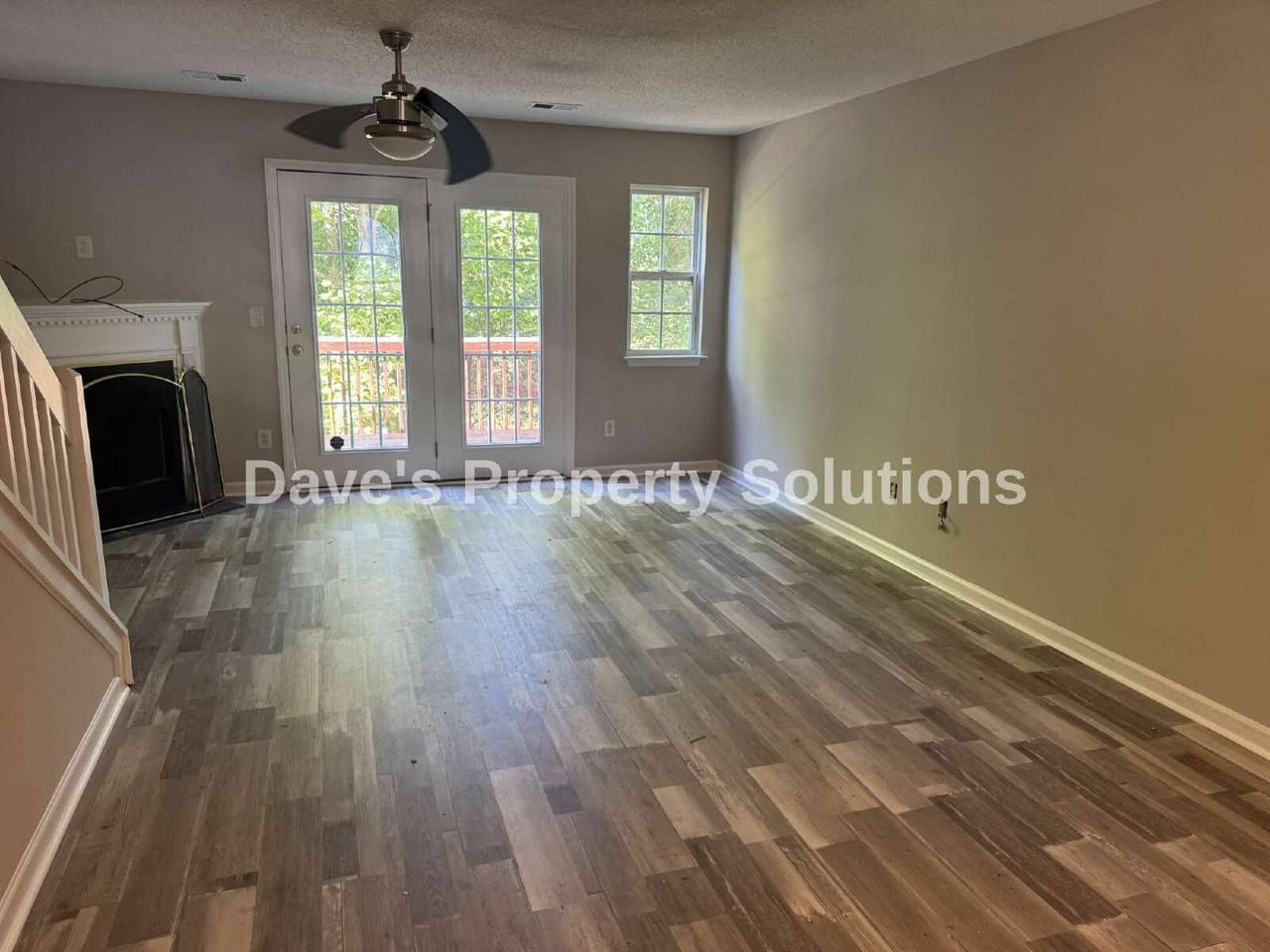 434 Peyton Ct - Photo 2 of 10