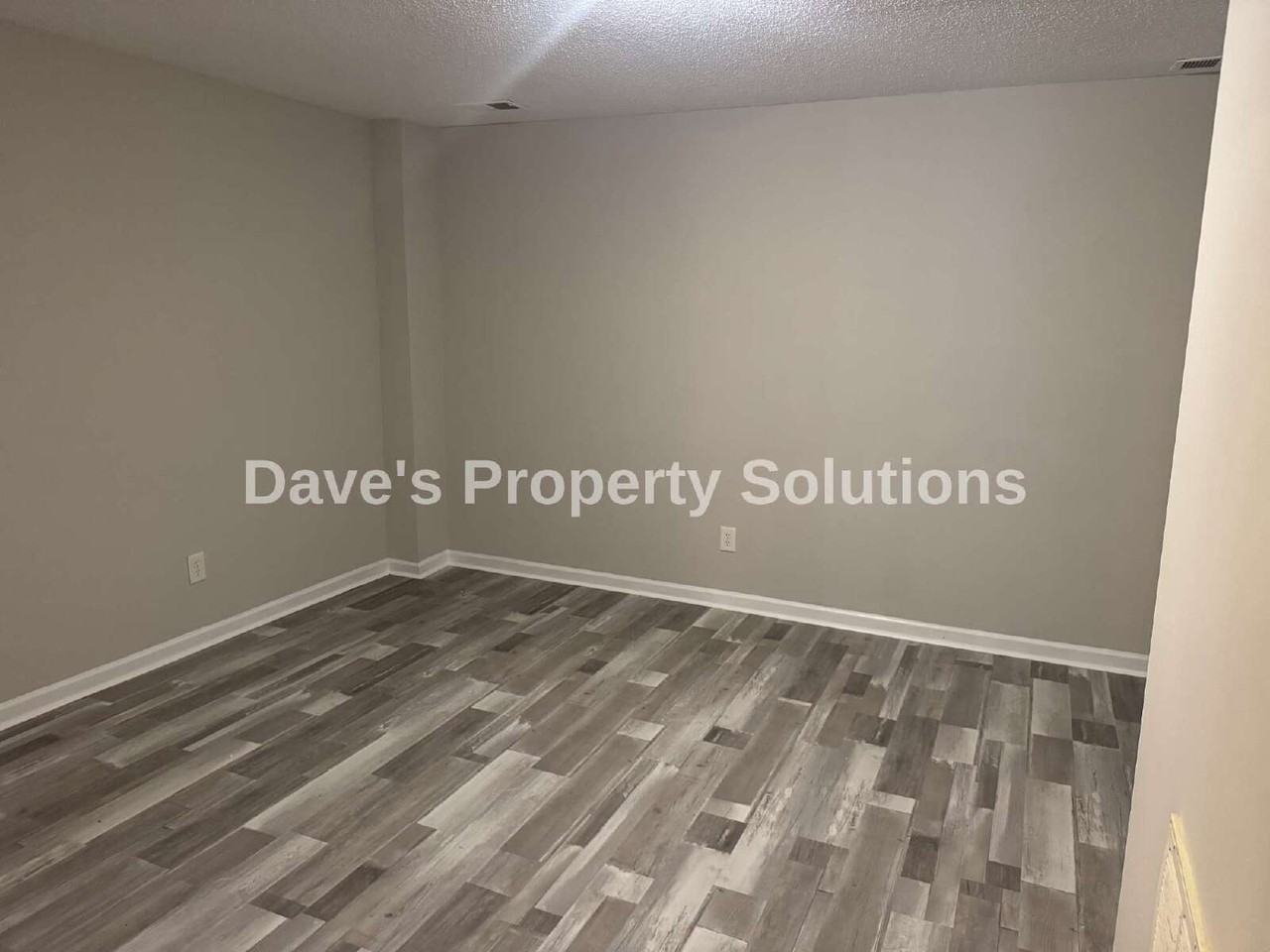 434 Peyton Ct - Photo 6 of 10