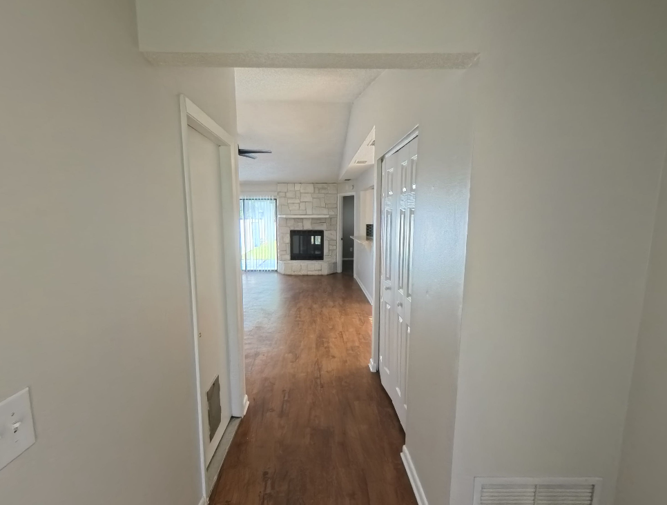 8319 Daisy Ln S - Photo 2 of 20