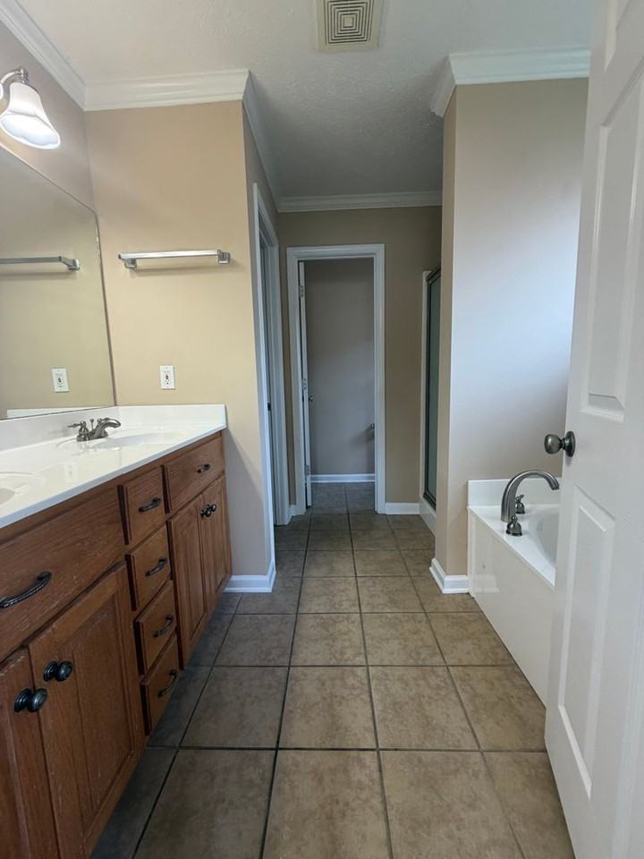 41 Cedarbrook Pl - Photo 4 of 12