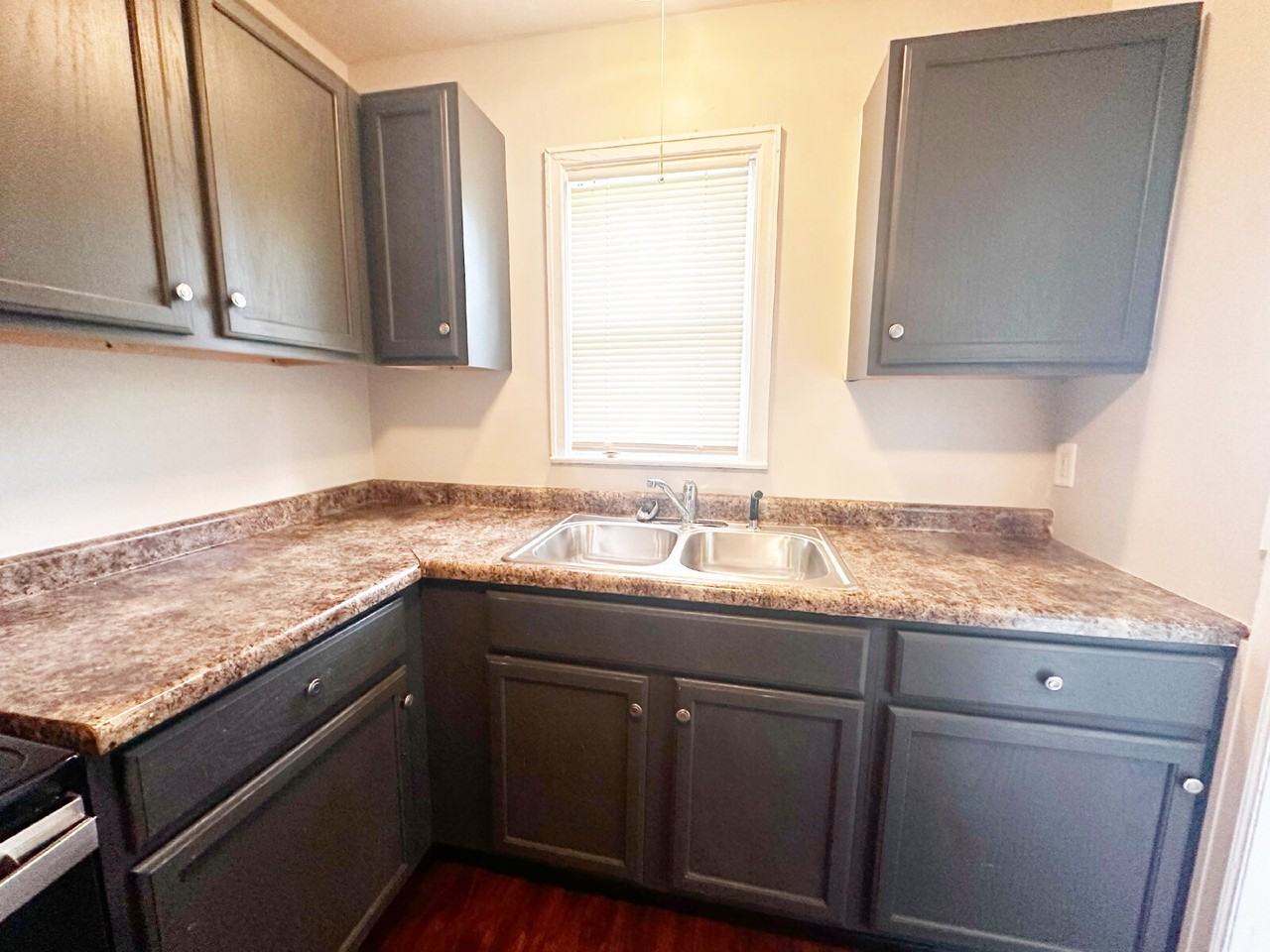 3720 N Butler Ave - Photo 4 of 14