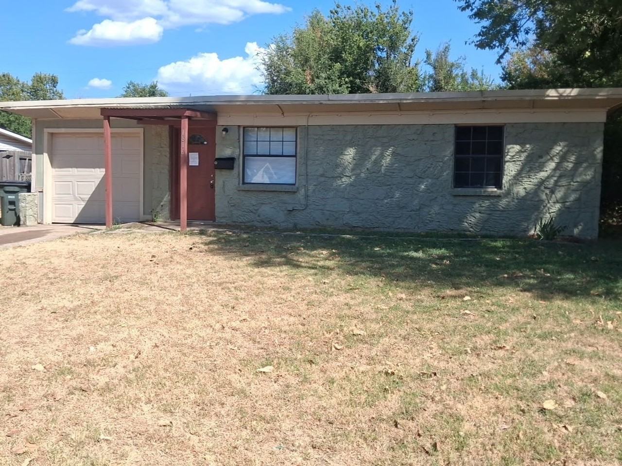 1816 Lariet Ln