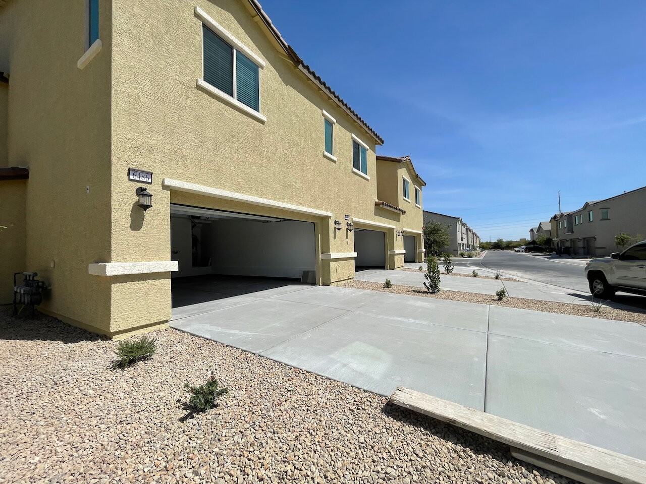 6486 Silver Estates Ave - Photo 4 of 50