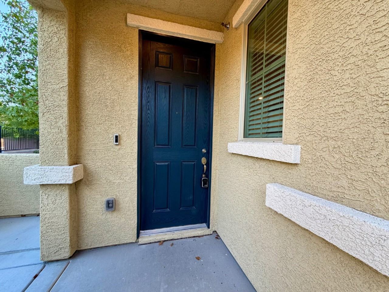 6486 Silver Estates Ave - Photo 5 of 50