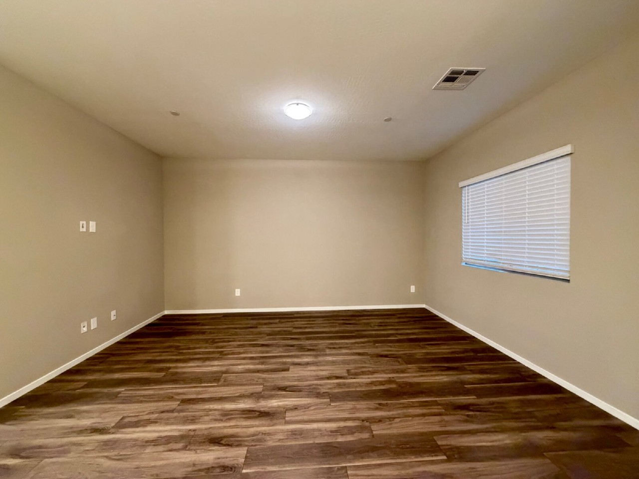 771 Estate Country Ave - Photo 5 of 50