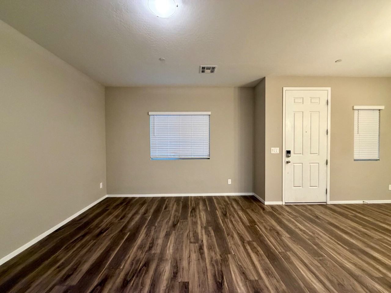 771 Estate Country Ave - Photo 6 of 50