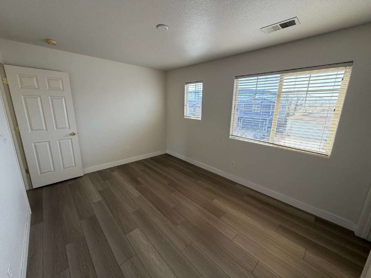 2266 Sapphire Ridge Way - Photo 4 of 24