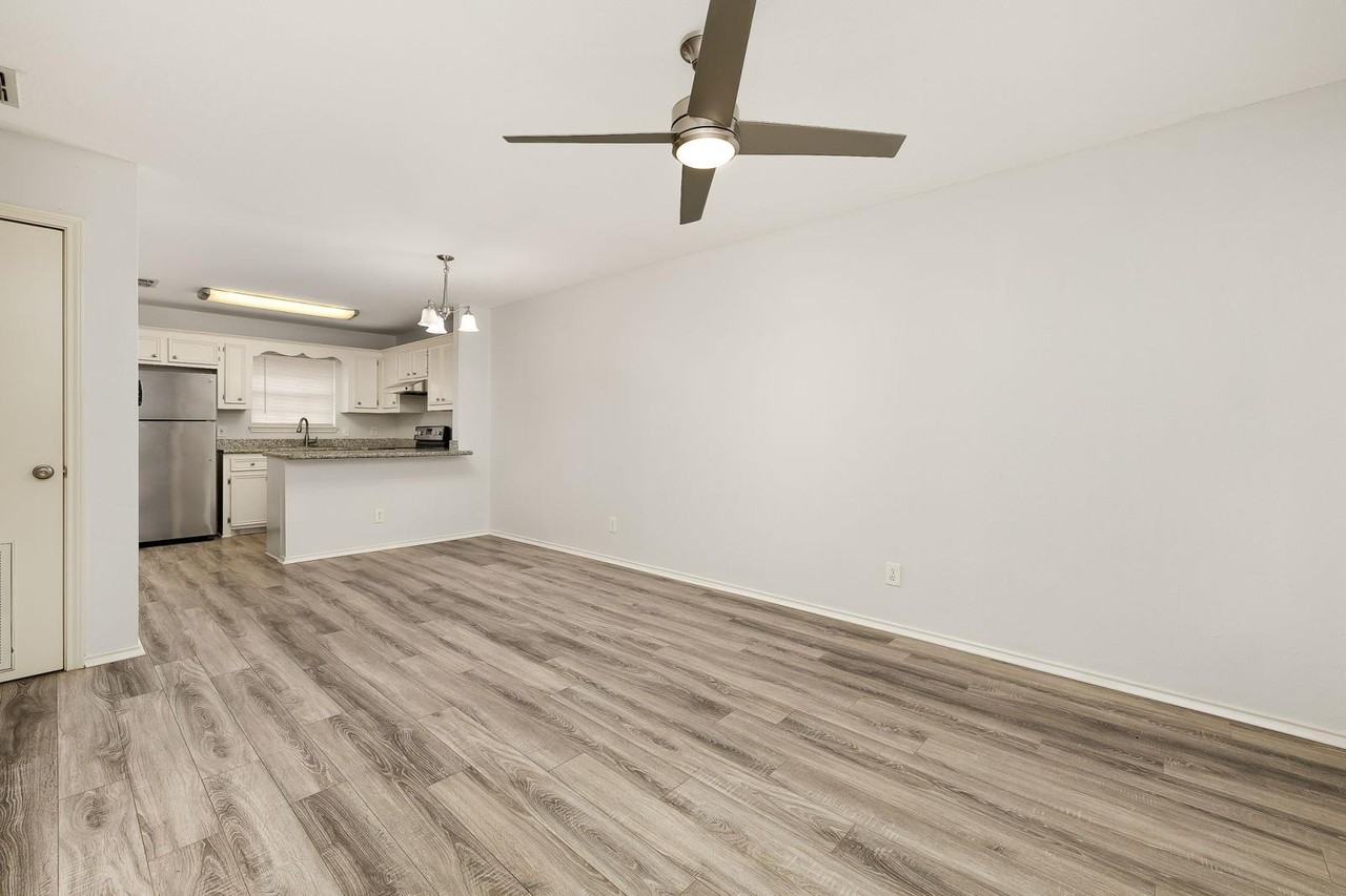 417 E Ulex Ave Apt 1 - Photo 5 of 14