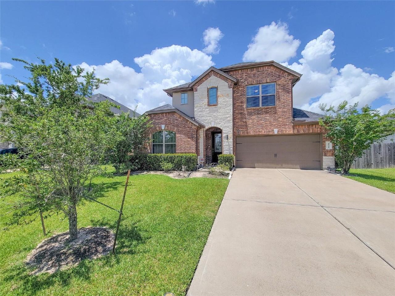 3534 Matterhorn Dr - Photo 2 of 40