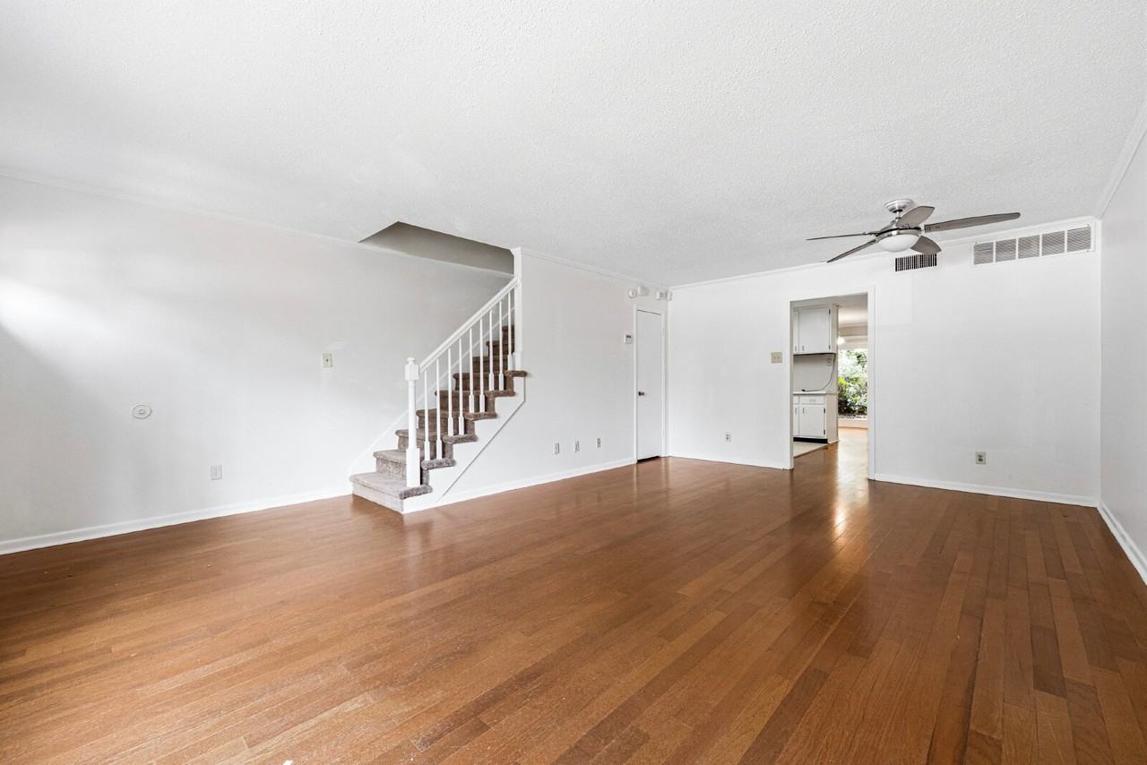 733 E College Ave - Photo 2 of 27