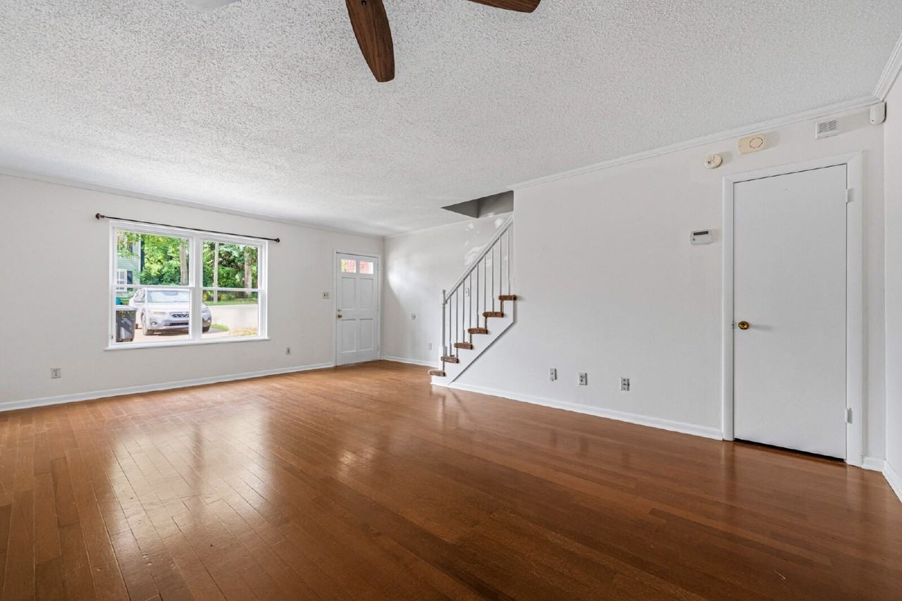 733 E College Ave - Photo 3 of 27