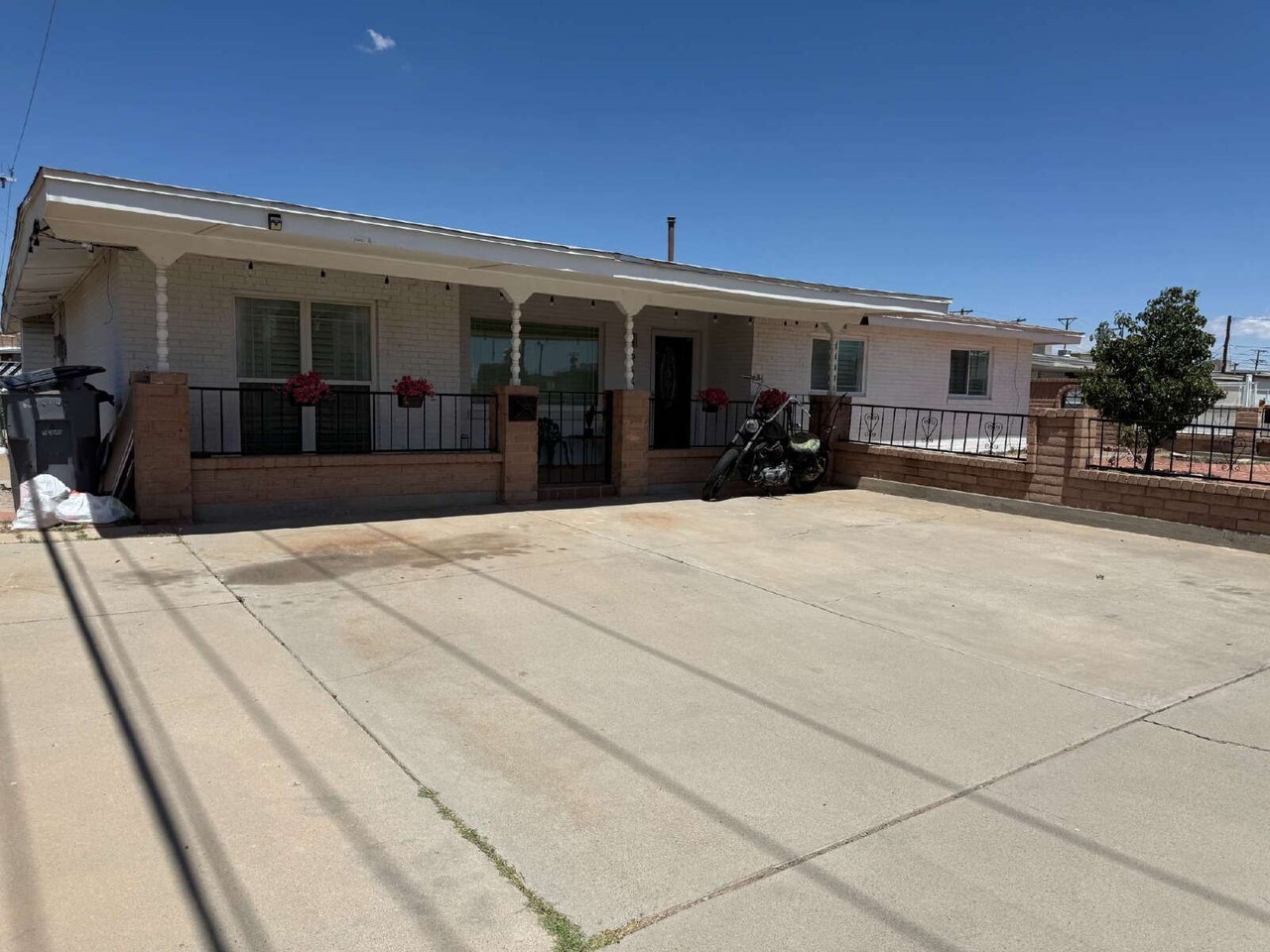 5725 Wren Ave - Photo 3 of 26