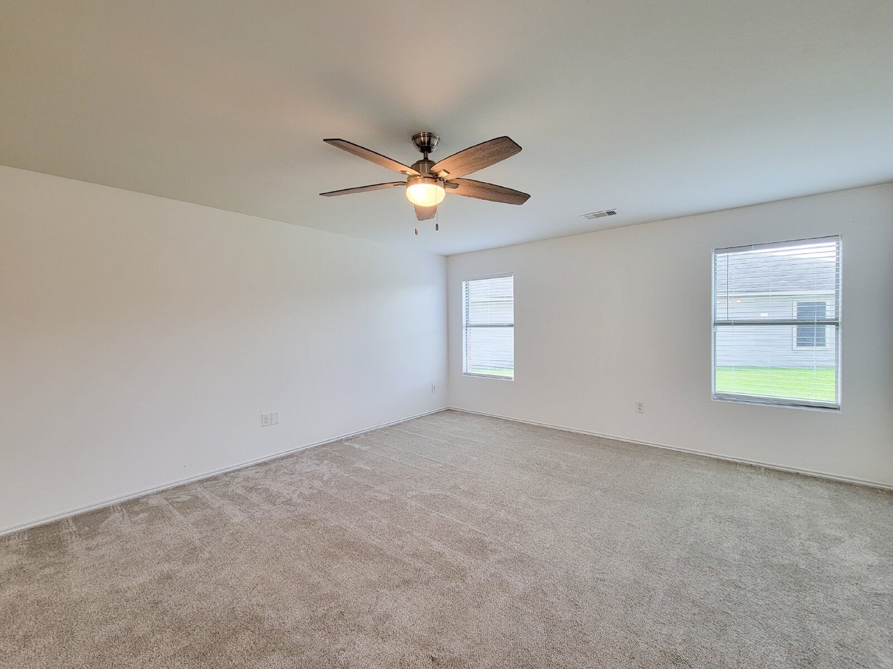 21382 Beacon Springs Ln - Photo 3 of 32